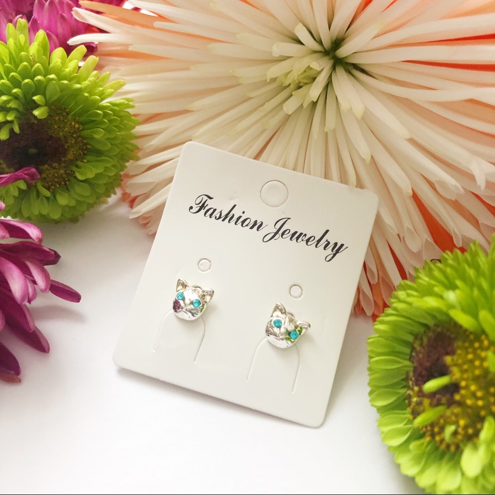 🎁{$firm} Silver Kitty Stud Earrings🎄 - Picture 3 of 5